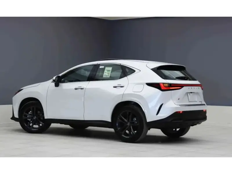 Discover undefined undefined Exterior Interior Images.Find all aspects and details of cars.