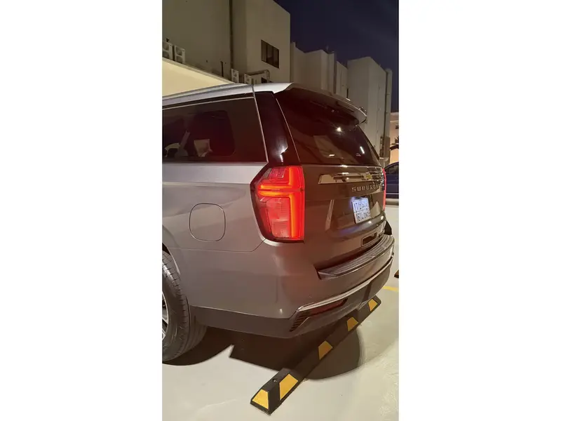 استكشف undefined undefined الصور الخارجية والداخلية. اكتشف جميع جوانب وتفاصيل السيارات.