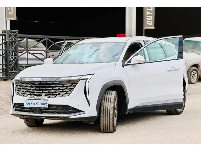 Discover undefined undefined Exterior Interior Images.Find all aspects and details of cars.