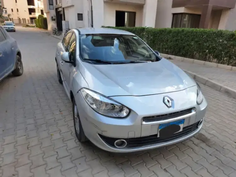 renault fluence image Renault Fluence 1.6L SE 2012