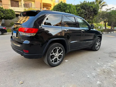 Discover undefined undefined Exterior Interior Images.Find all aspects and details of cars.