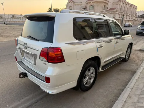 Discover undefined undefined Exterior Interior Images.Find all aspects and details of cars.