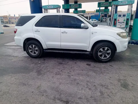 Toyota Fortuner 2010
