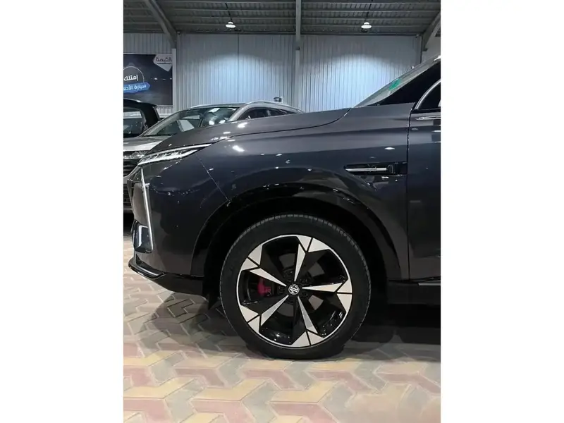 Discover undefined undefined Exterior Interior Images.Find all aspects and details of cars.