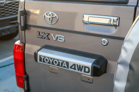 Toyota Land Cruiser 4.0L Hardtop 2024