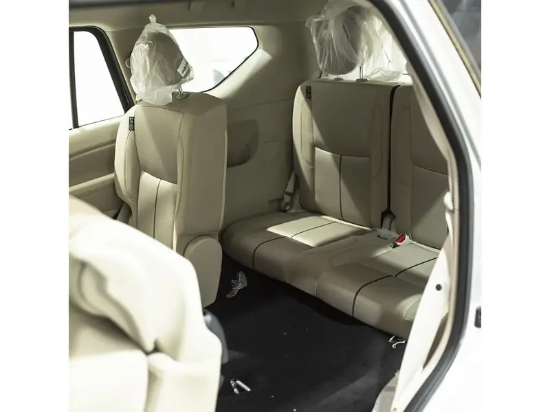 Discover undefined undefined Exterior Interior Images.Find all aspects and details of cars.