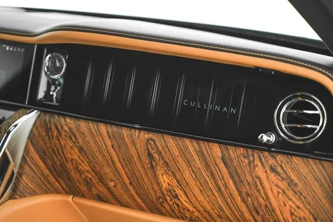 New Rolls Royce Cullinan 6.75L Twin-Turbo 563 HP 2025