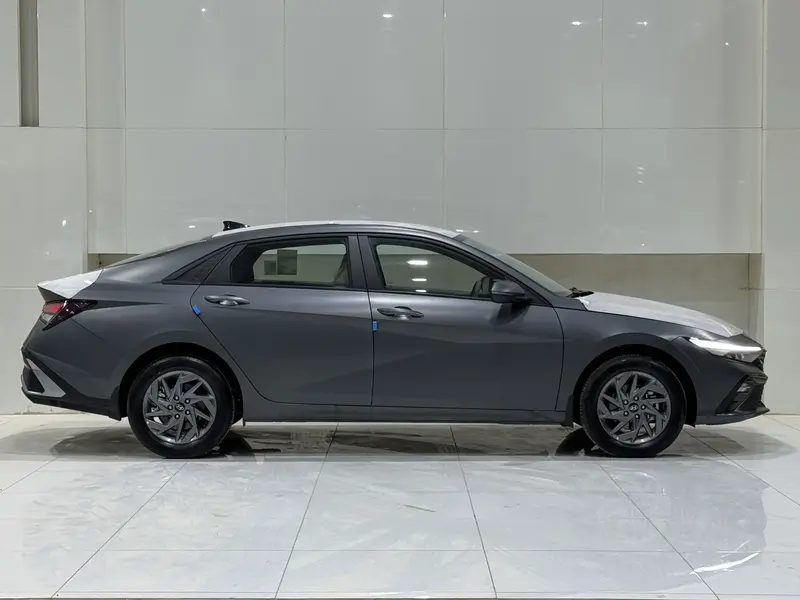 Hyundai Elantra 2025