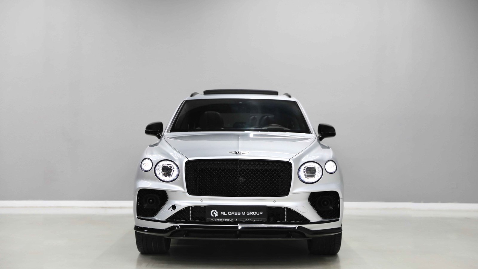Discover undefined undefined Exterior Interior Images.Find all aspects and details of cars.