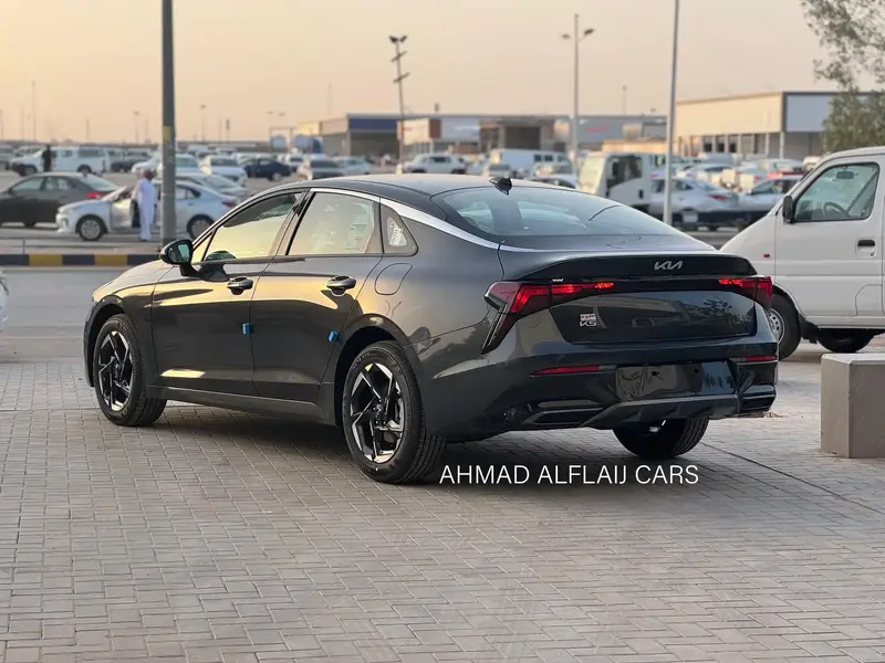 KIA K5 2025
