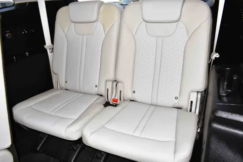 Discover undefined undefined Exterior Interior Images.Find all aspects and details of cars.