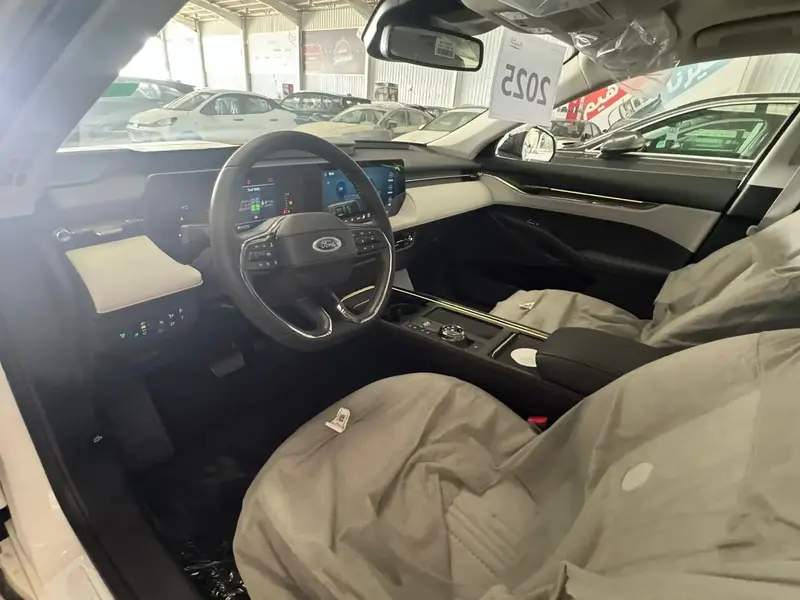 Ford Taurus 2025
