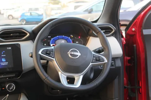 Discover undefined undefined Exterior Interior Images.Find all aspects and details of cars.
