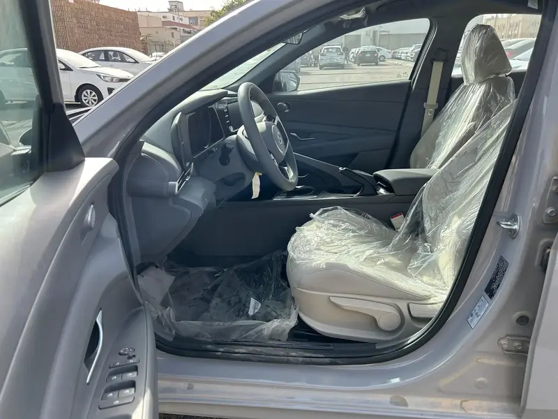 Hyundai Elantra 2023