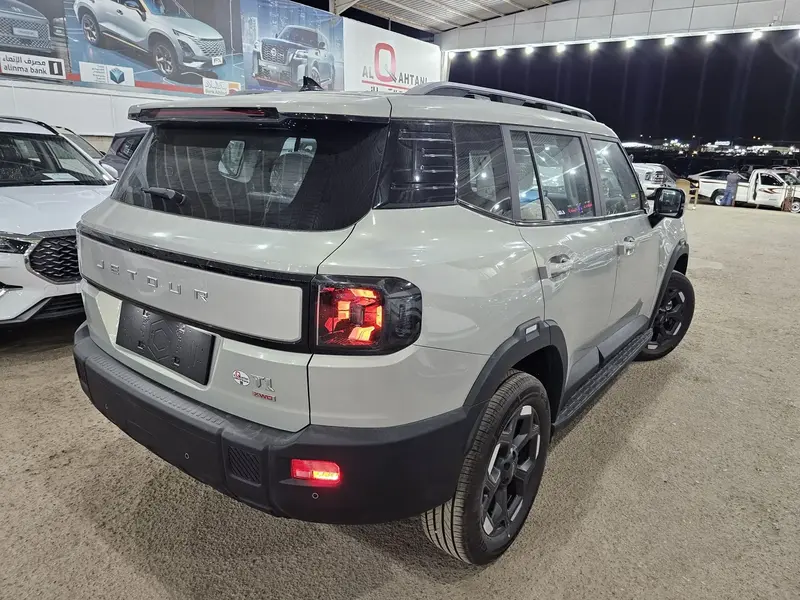 Discover undefined undefined Exterior Interior Images.Find all aspects and details of cars.