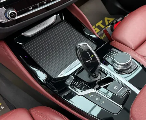 Discover undefined undefined Exterior Interior Images.Find all aspects and details of cars.