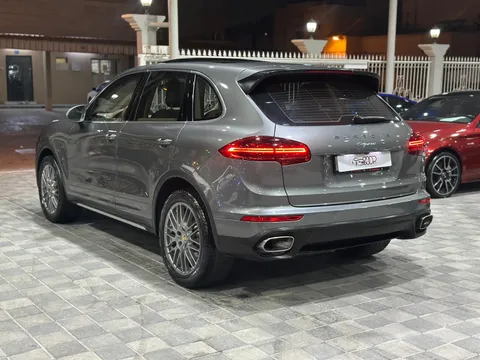 Porsche Cayenne Base 2016