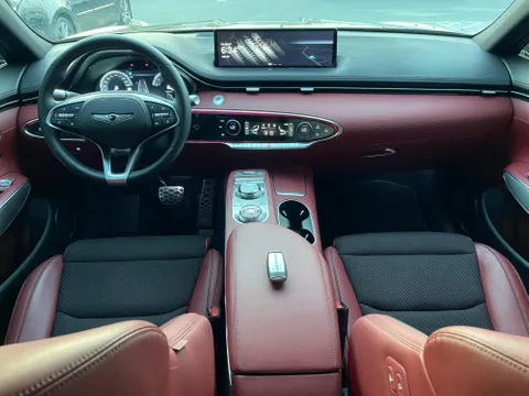 Genesis GV70 2023