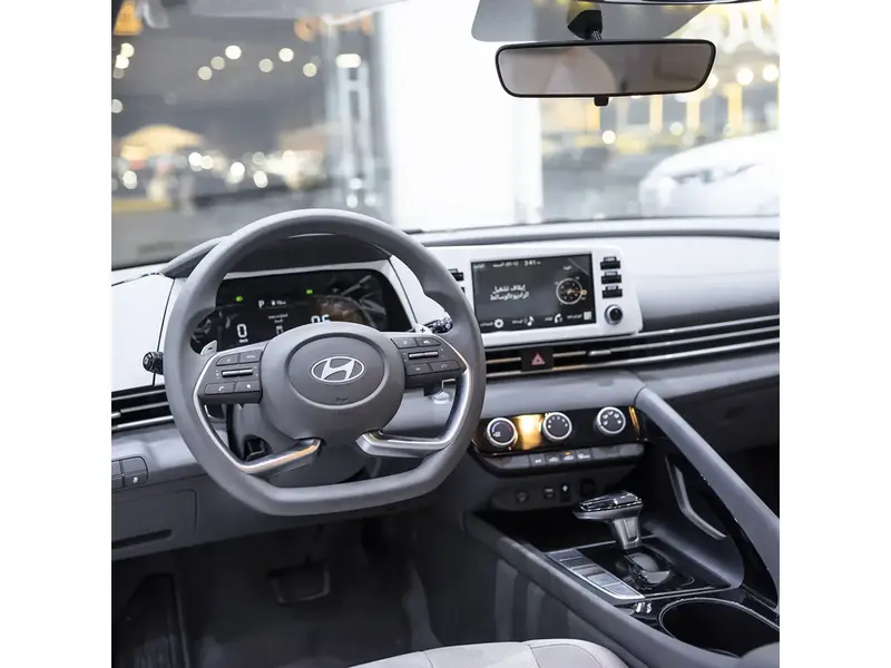 Hyundai Elantra 2025
