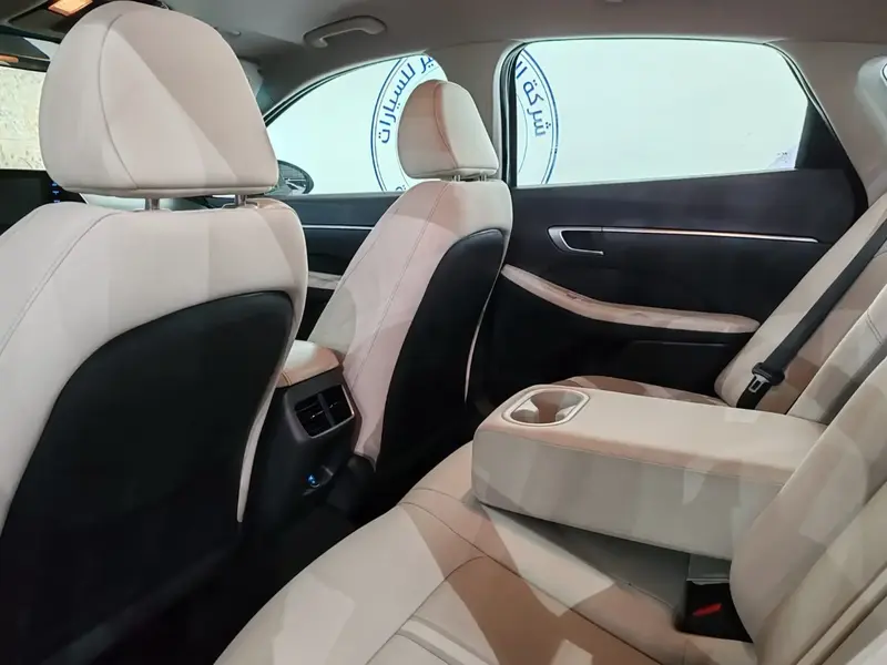 Discover undefined undefined Exterior Interior Images.Find all aspects and details of cars.