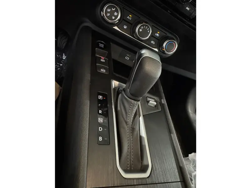 Nissan Kicks 2025