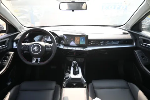 Discover undefined undefined Exterior Interior Images.Find all aspects and details of cars.