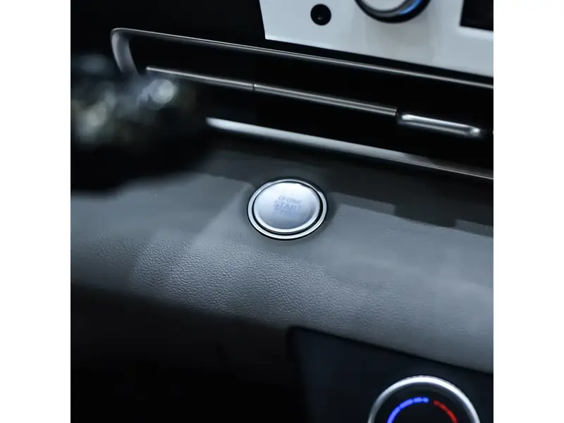 Hyundai Elantra 2025