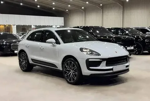 Discover undefined undefined Exterior Interior Images.Find all aspects and details of cars.