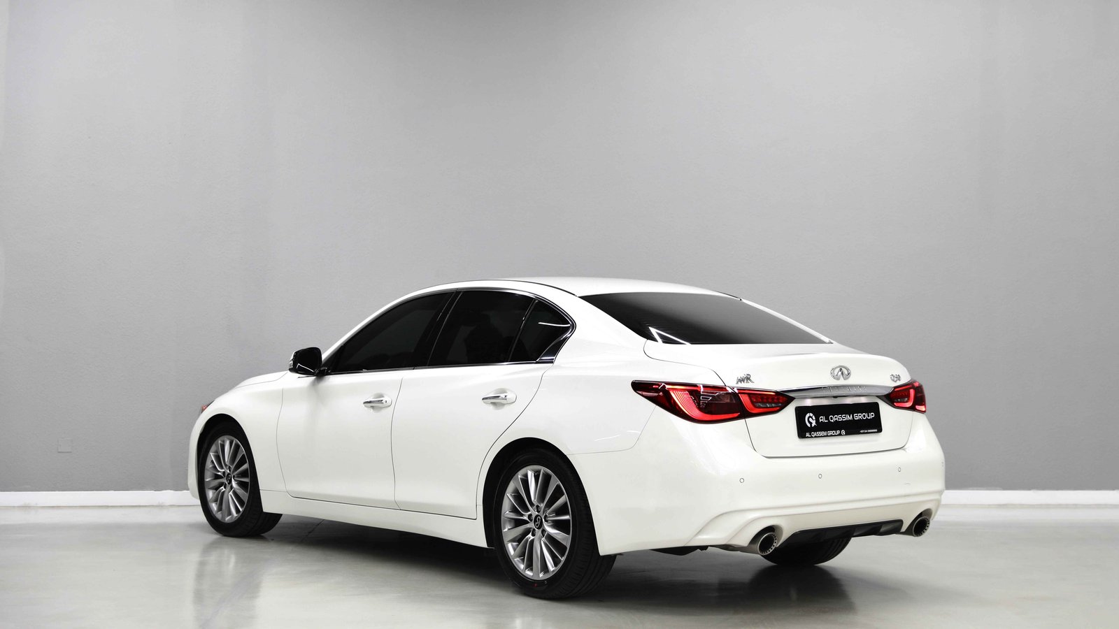 Discover undefined undefined Exterior Interior Images.Find all aspects and details of cars.