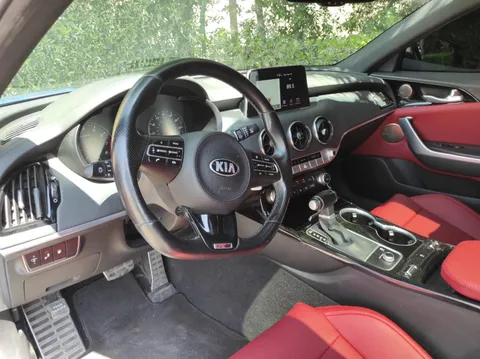 Kia Stinger 2.0T 255 PS 2021