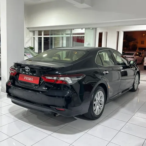Toyota Camry 2.5L GLE 204 HP 2021