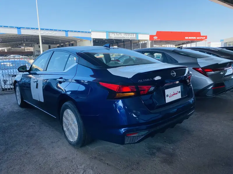 Nissan Altima 2024