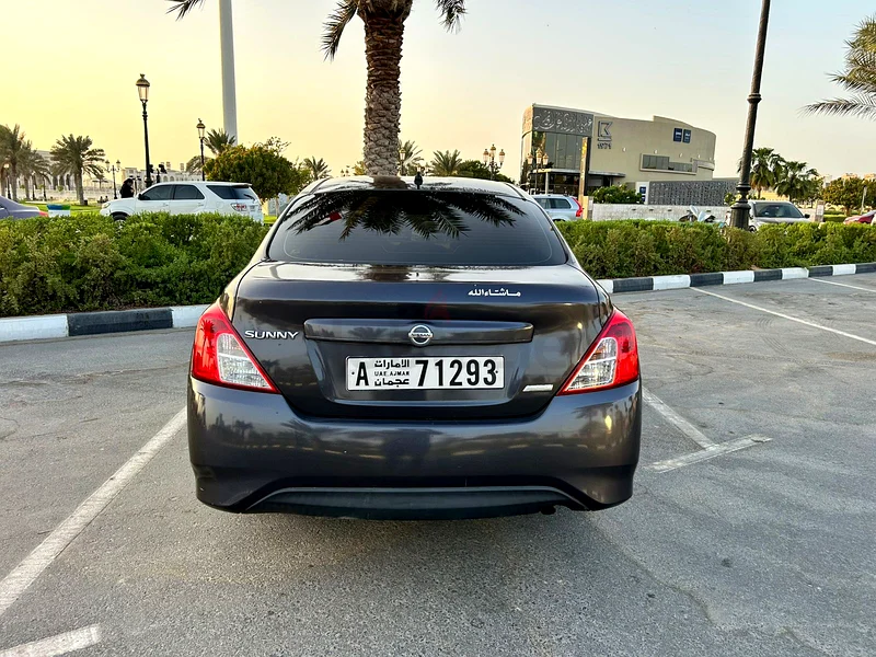 Nissan Sunny 2015