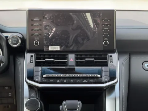 New Toyota Land Cruiser 4.0 GXR 2025