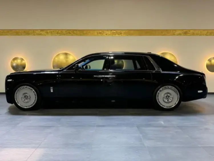rolls-royce phantom image New Rolls Royce Phantom 6.75L Extended Wheelbase 2024