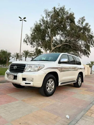 Discover undefined undefined Exterior Interior Images.Find all aspects and details of cars.