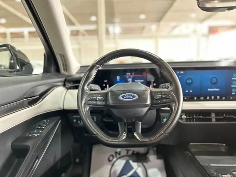Ford Taurus 2023