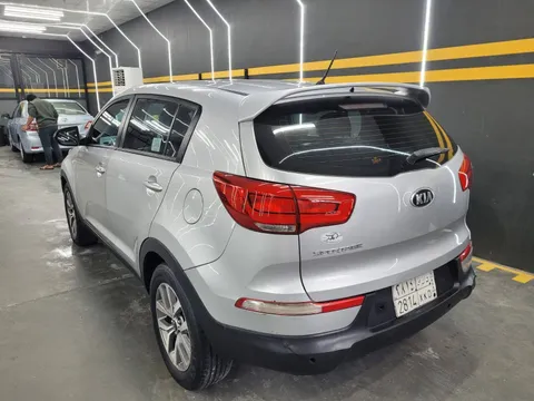 Discover undefined undefined Exterior Interior Images.Find all aspects and details of cars.