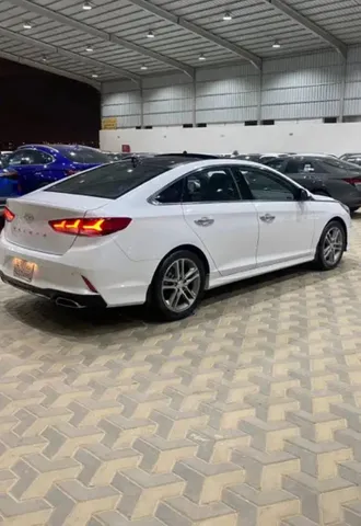 Discover undefined undefined Exterior Interior Images.Find all aspects and details of cars.