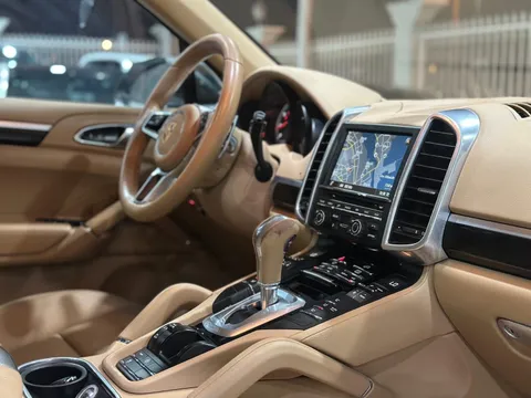 Porsche Cayenne Base 2016