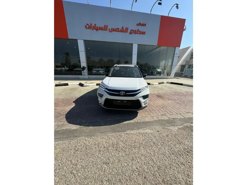 Discover undefined undefined Exterior Interior Images.Find all aspects and details of cars.