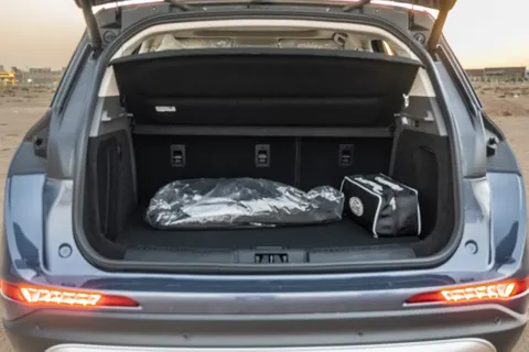 Discover undefined undefined Exterior Interior Images.Find all aspects and details of cars.