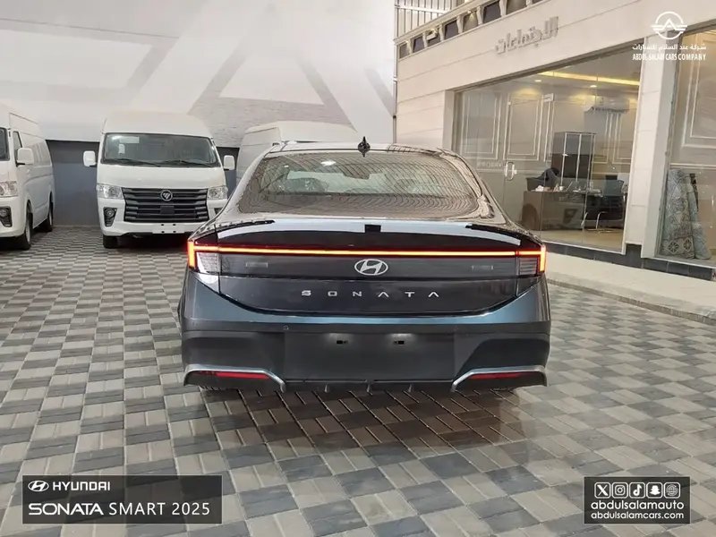 Discover undefined undefined Exterior Interior Images.Find all aspects and details of cars.