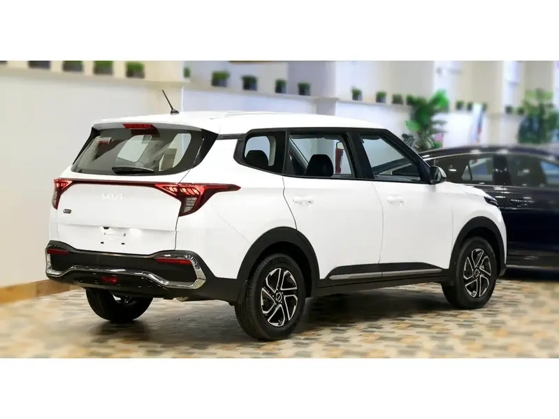 Discover undefined undefined Exterior Interior Images.Find all aspects and details of cars.