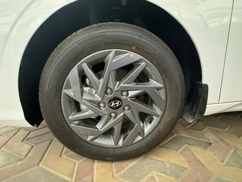 Hyundai Elantra 2025