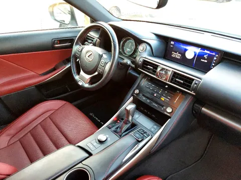 Lexus IS 300 2019