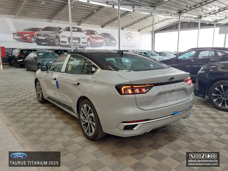 Ford Taurus 2025