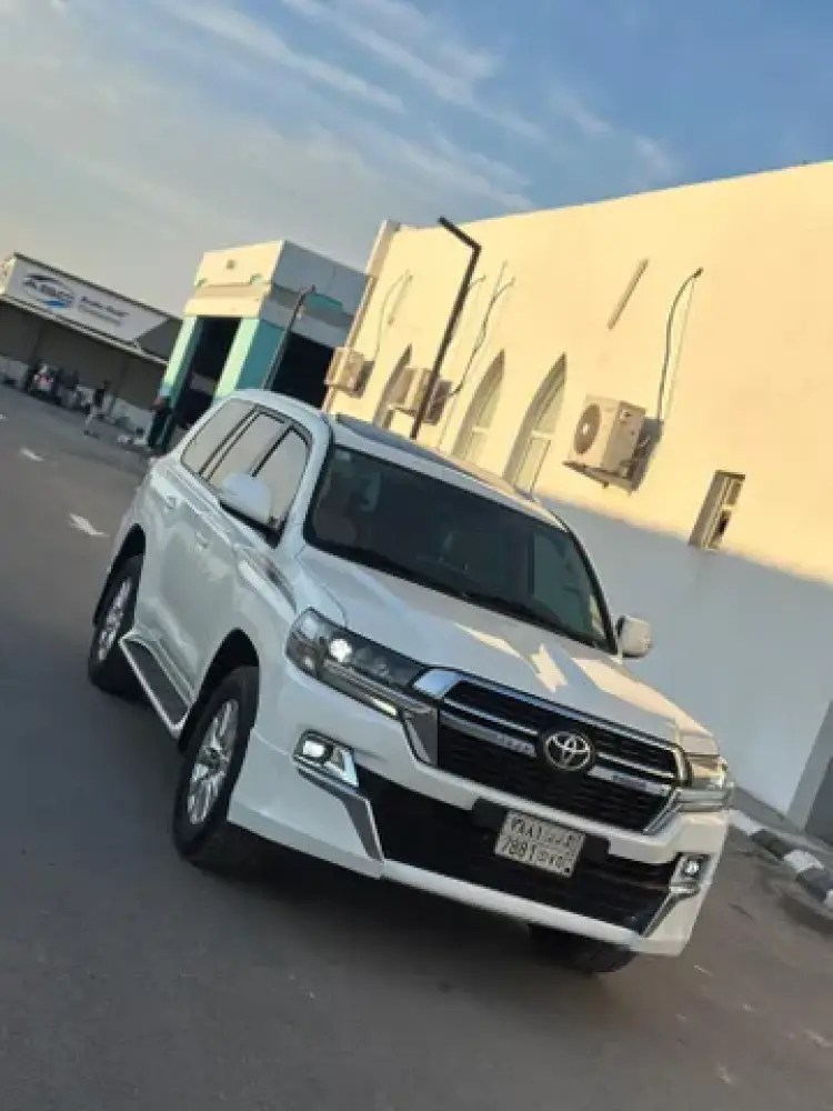 toyota toyota-land-cruiser image Toyota Land Cruiser 2021