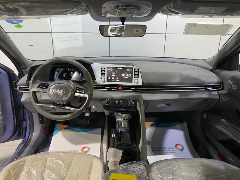 Hyundai Elantra 2025