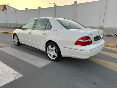 Discover undefined undefined Exterior Interior Images.Find all aspects and details of cars.